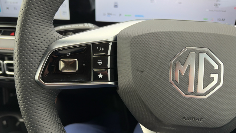 MG HS 1.5 T-GDI Hybrid+ Trophy 5dr Auto Hybrid Hatchback